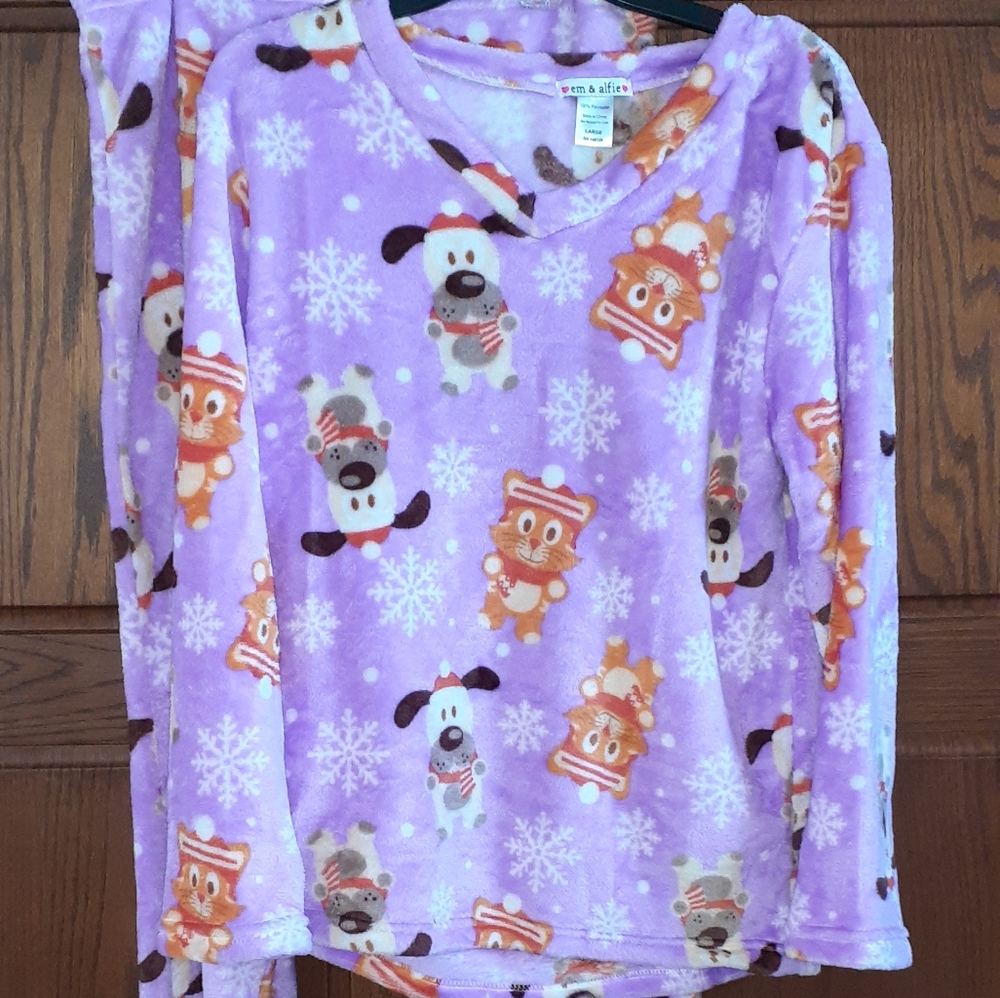 Em & Alfie Women Plush Cat & Dog Pajamas Set New